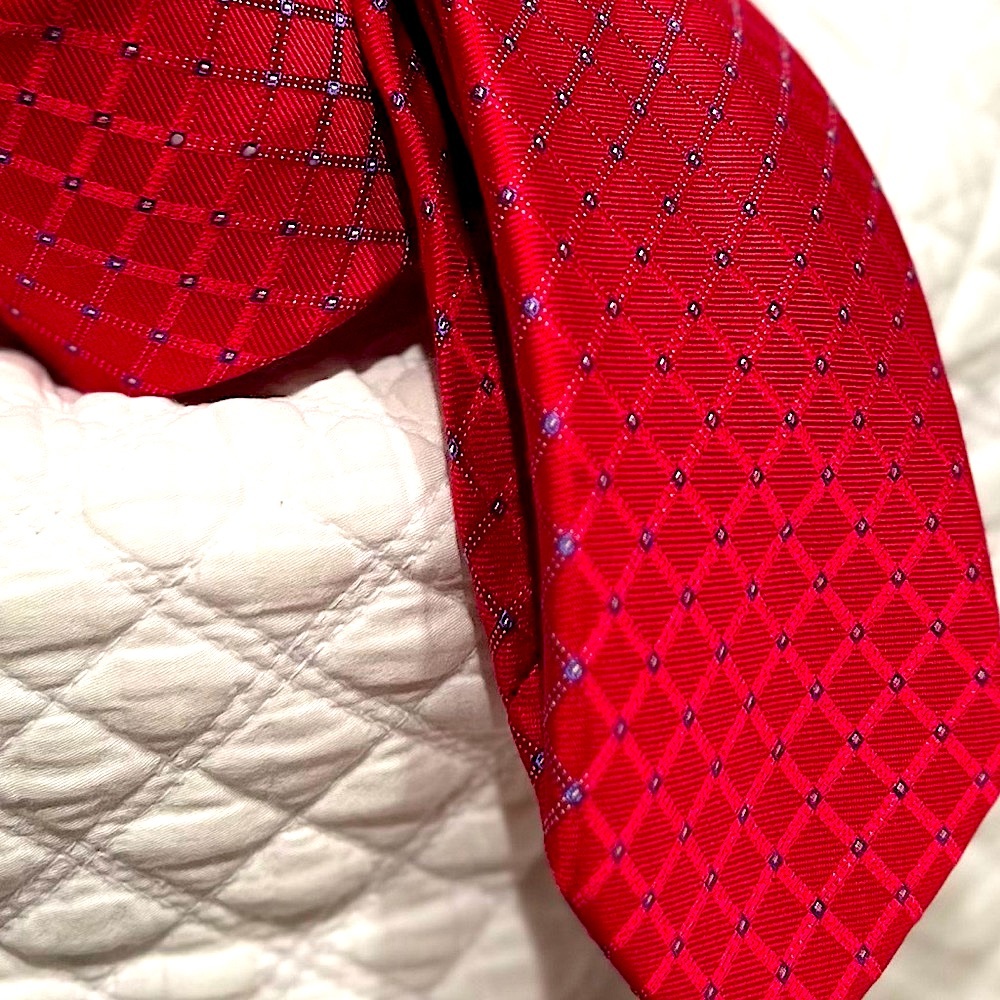 NAUTICA Men’s Necktie, OS, Red w/blue details- excellent condition!